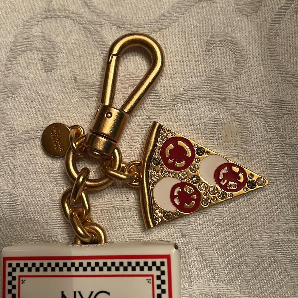 Kate Spade Slice Pizza Box Key Fob - Picture 4 of 7